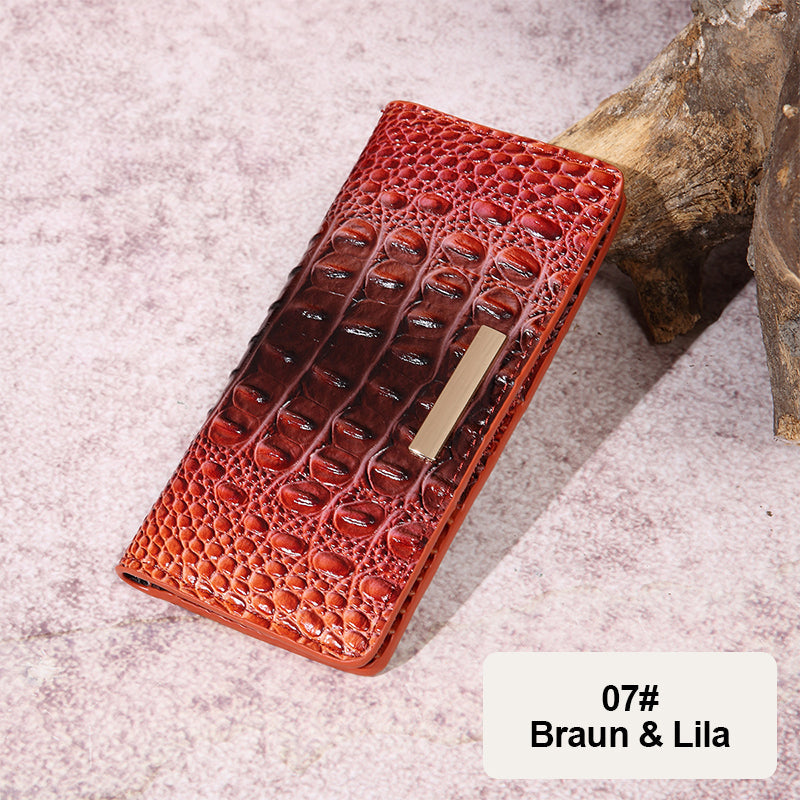 wallet with crocodile pattern