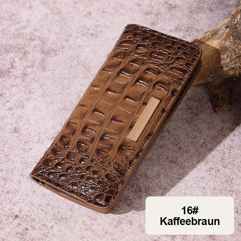 wallet with crocodile pattern
