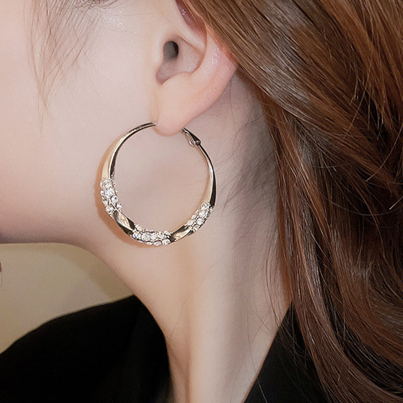 💖VENTA DE ÚLTIMO DÍA 50% DE DESCUENTO💖Pendientes en forma de círculo con circonita.