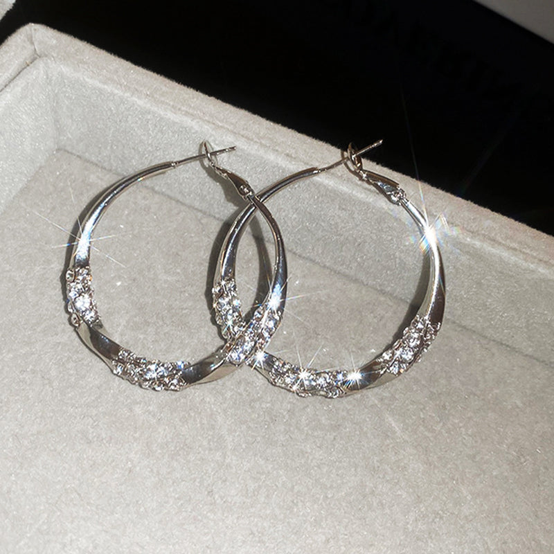 💖VENTA DE ÚLTIMO DÍA 50% DE DESCUENTO💖Pendientes en forma de círculo con circonita.