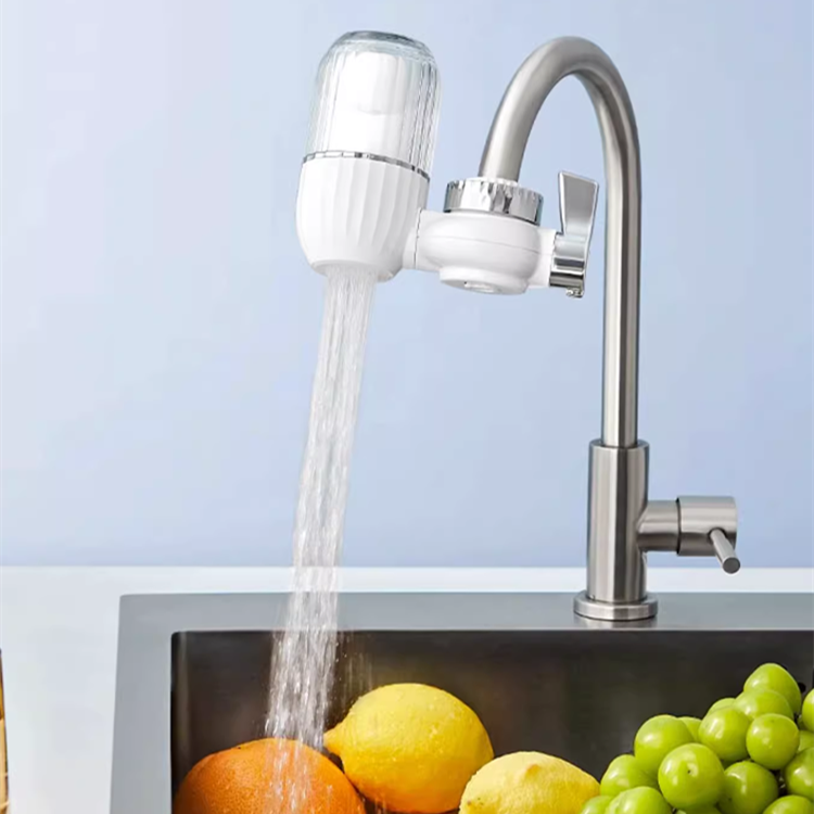 Para la salud de tu familia* Purificador de agua para grifo radiante con filtración de cinco capas