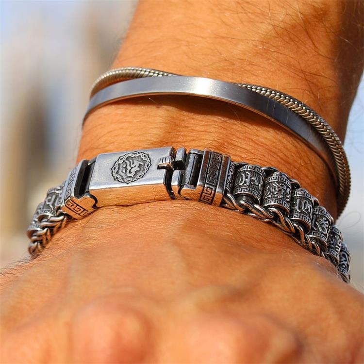 🍀✨ Pulsera de la Buena Suerte con Rueda de Oración – Energía Positiva, Estilo Elegante y Significado Espiritual para el Día a Día 🙏💫