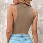 🔥Camiseta sin mangas de canalé con sujetador con repisa para mujer