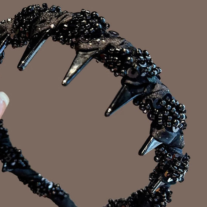 Bonita diadema de cuentas negras para uso diario