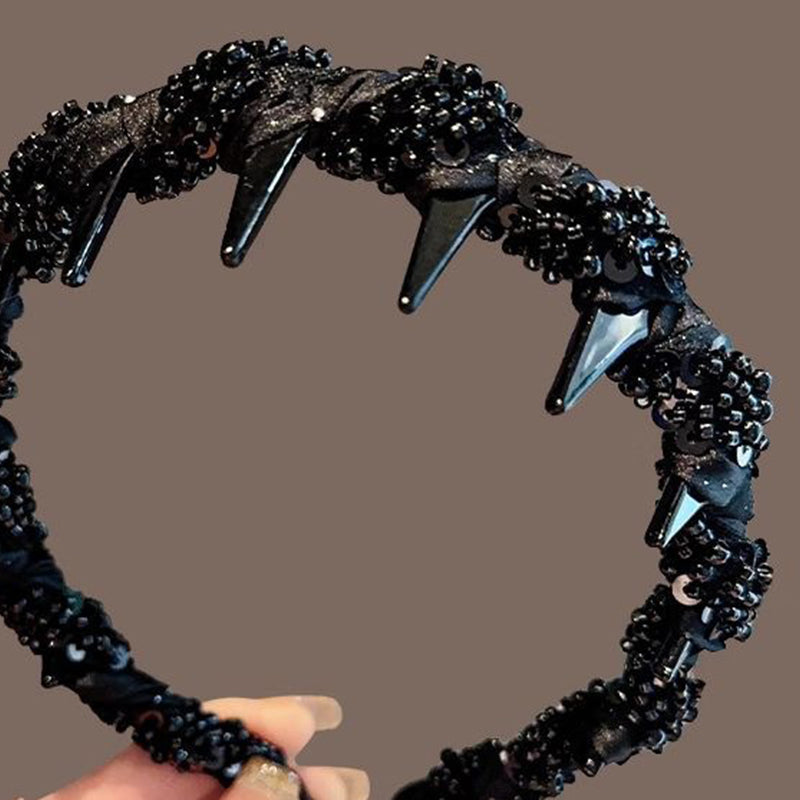 Bonita diadema de cuentas negras para uso diario