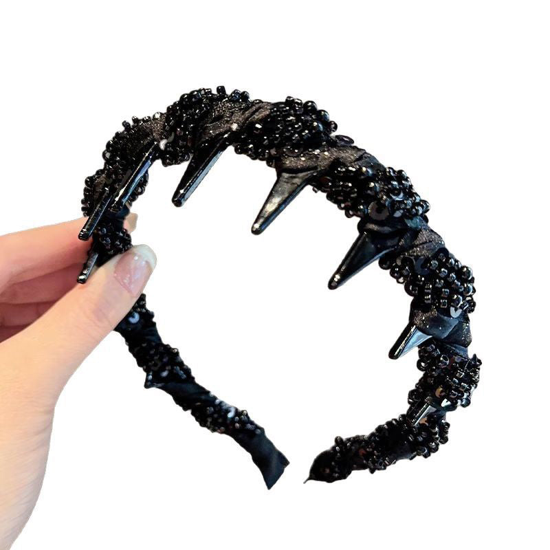 Bonita diadema de cuentas negras para uso diario