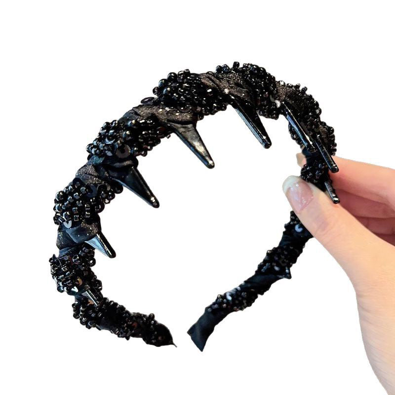 Bonita diadema de cuentas negras para uso diario