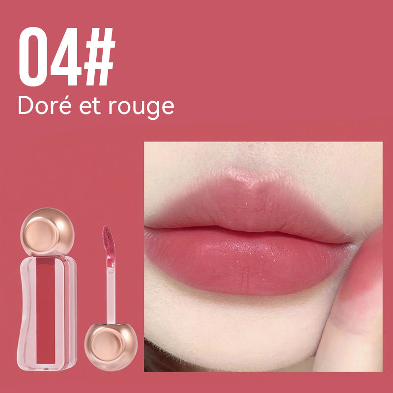 Brillo de labios mate ligero y duradero.