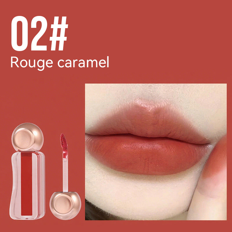 Brillo de labios mate ligero y duradero.