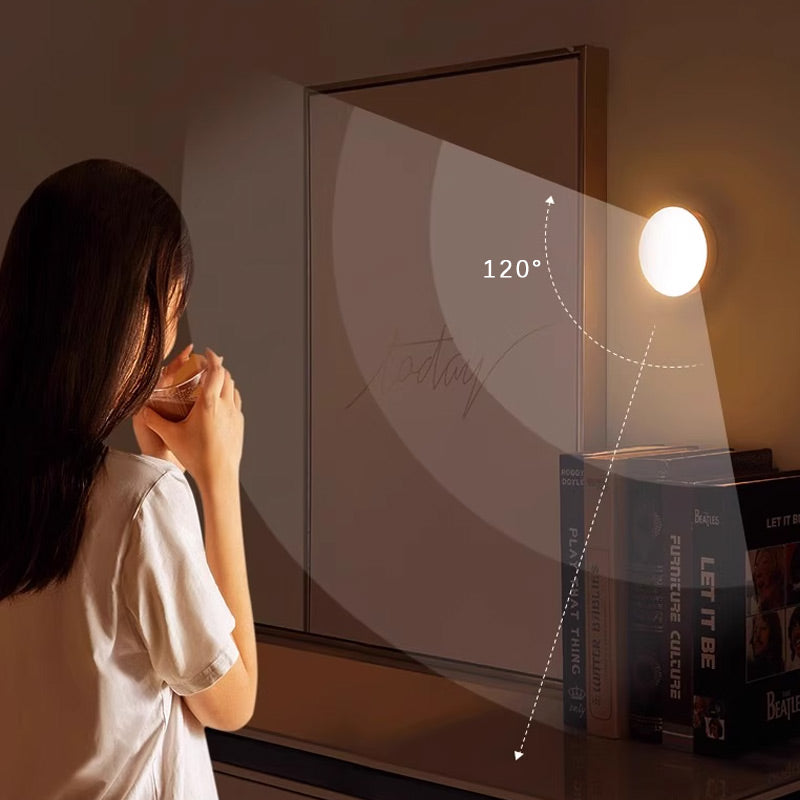 Luz nocturna compacta para el hogar con sensor de movimiento