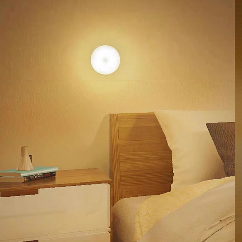 Luz nocturna compacta para el hogar con sensor de movimiento