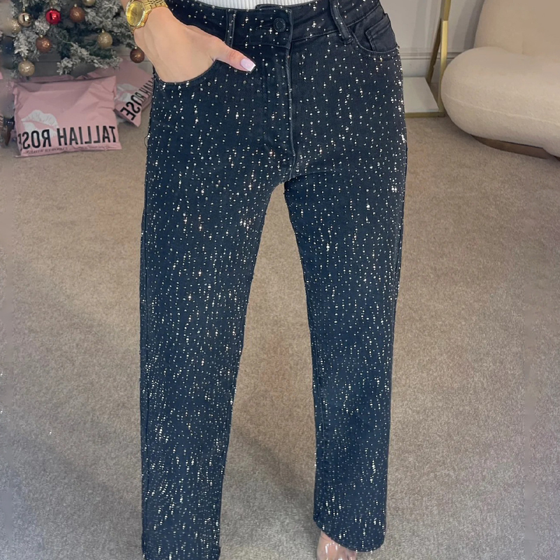 Jeans de pierna recta con strass | Tela micro-elástica con talle alto y corte ajustado