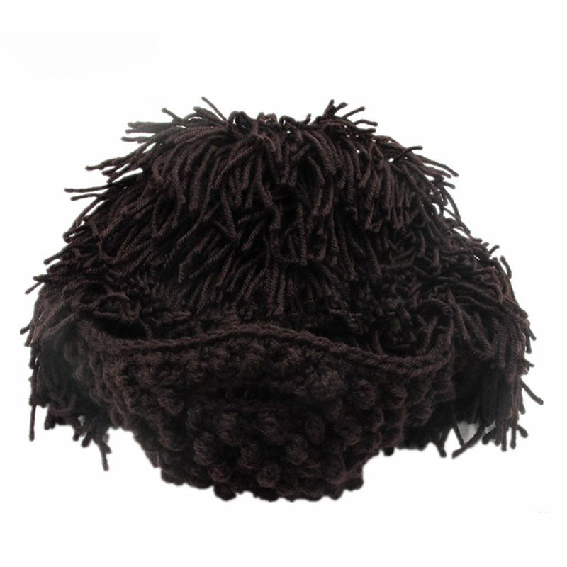 Sombrero estilo punk con peluca sencilla adjunta y barba tejida.