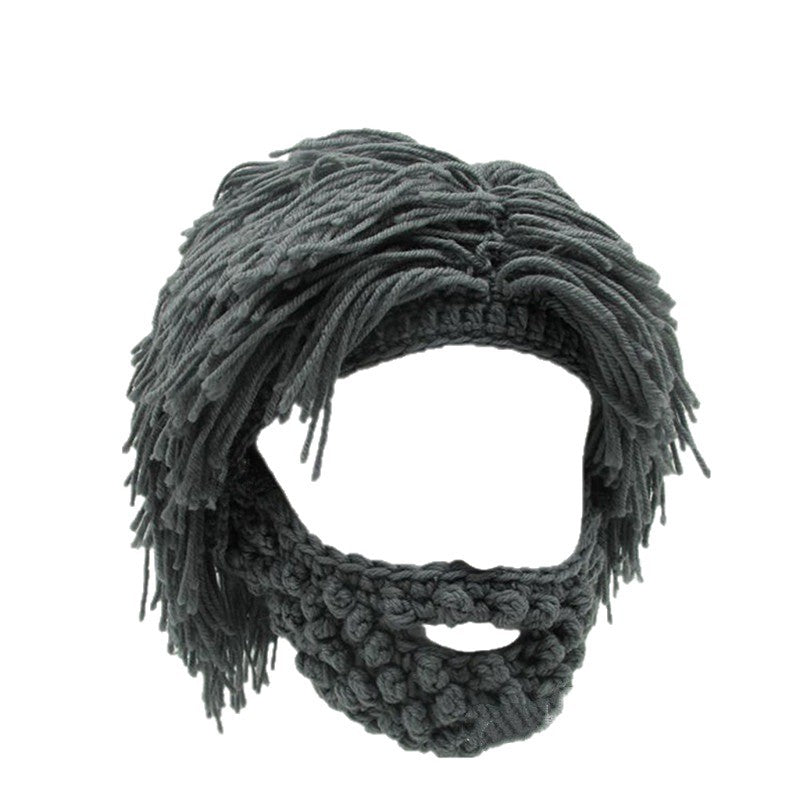 Sombrero estilo punk con peluca sencilla adjunta y barba tejida.