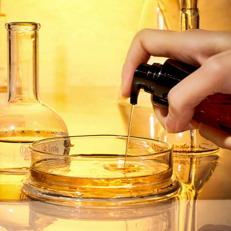 Aceite esencial nutritivo para el cuidado del cabello